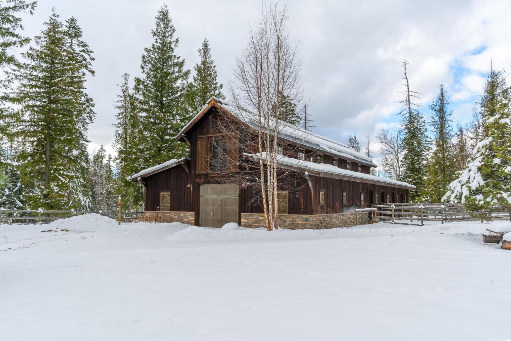 The Stalls At Whitefish Exterior foto