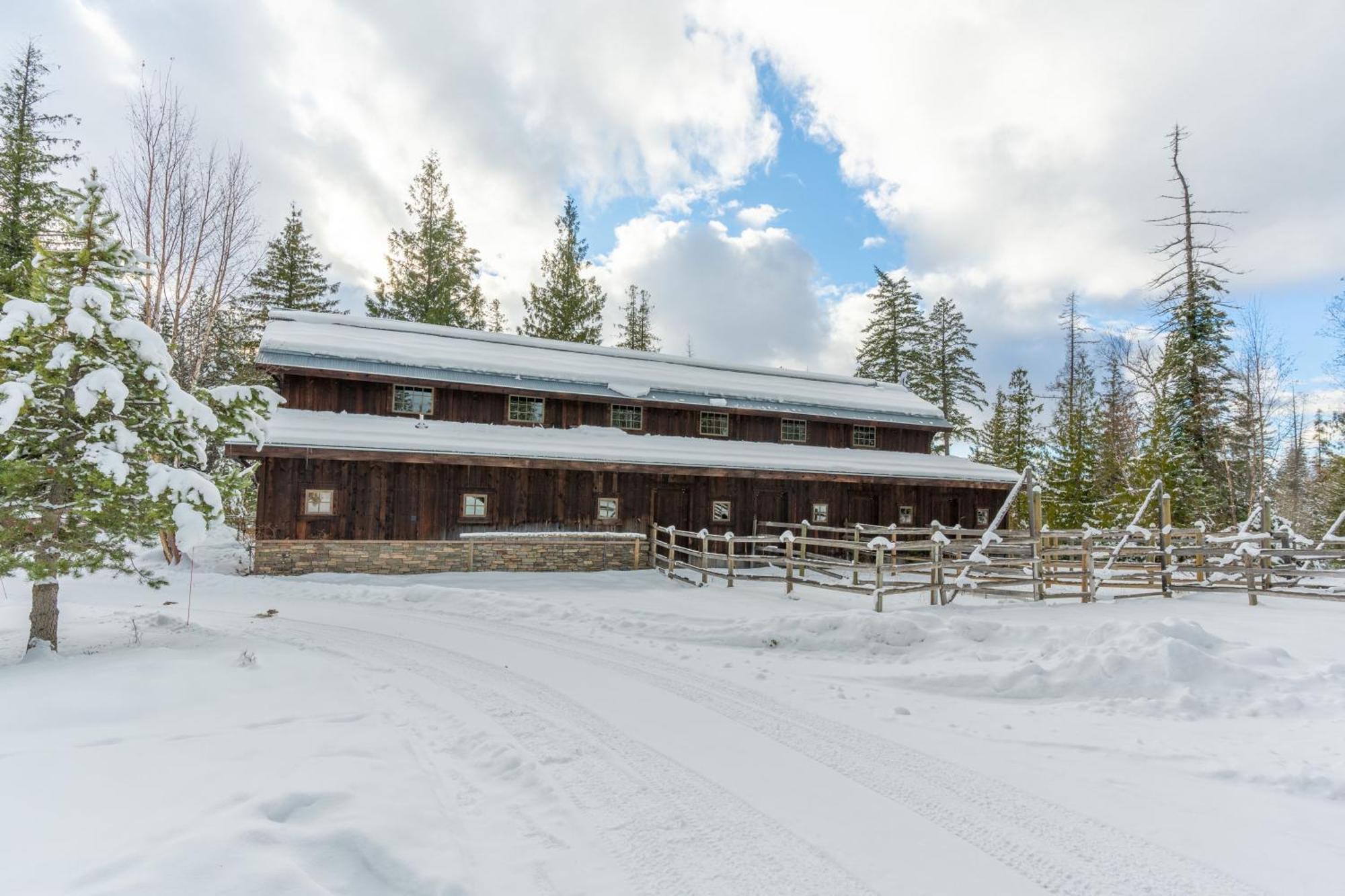 The Stalls At Whitefish Exterior foto