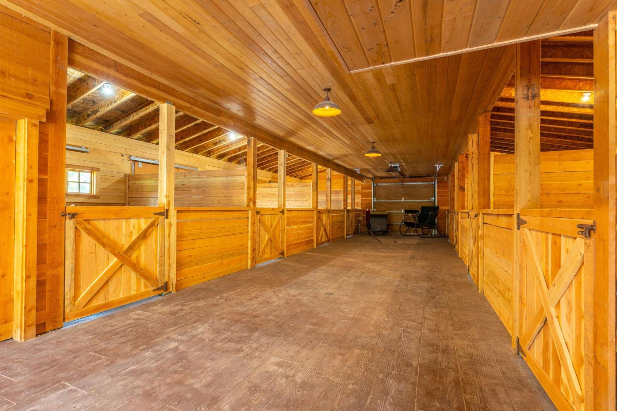 The Stalls At Whitefish Exterior foto